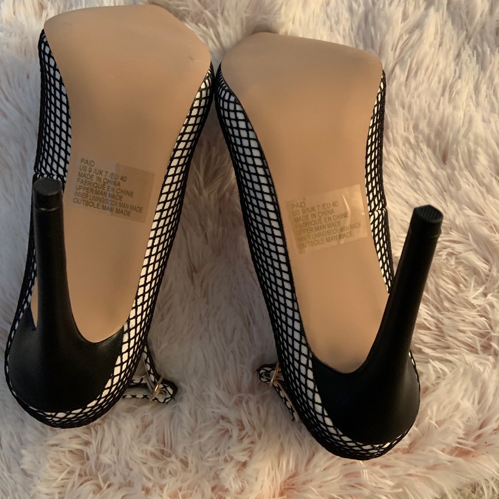 Heels - Picture 2 of 4